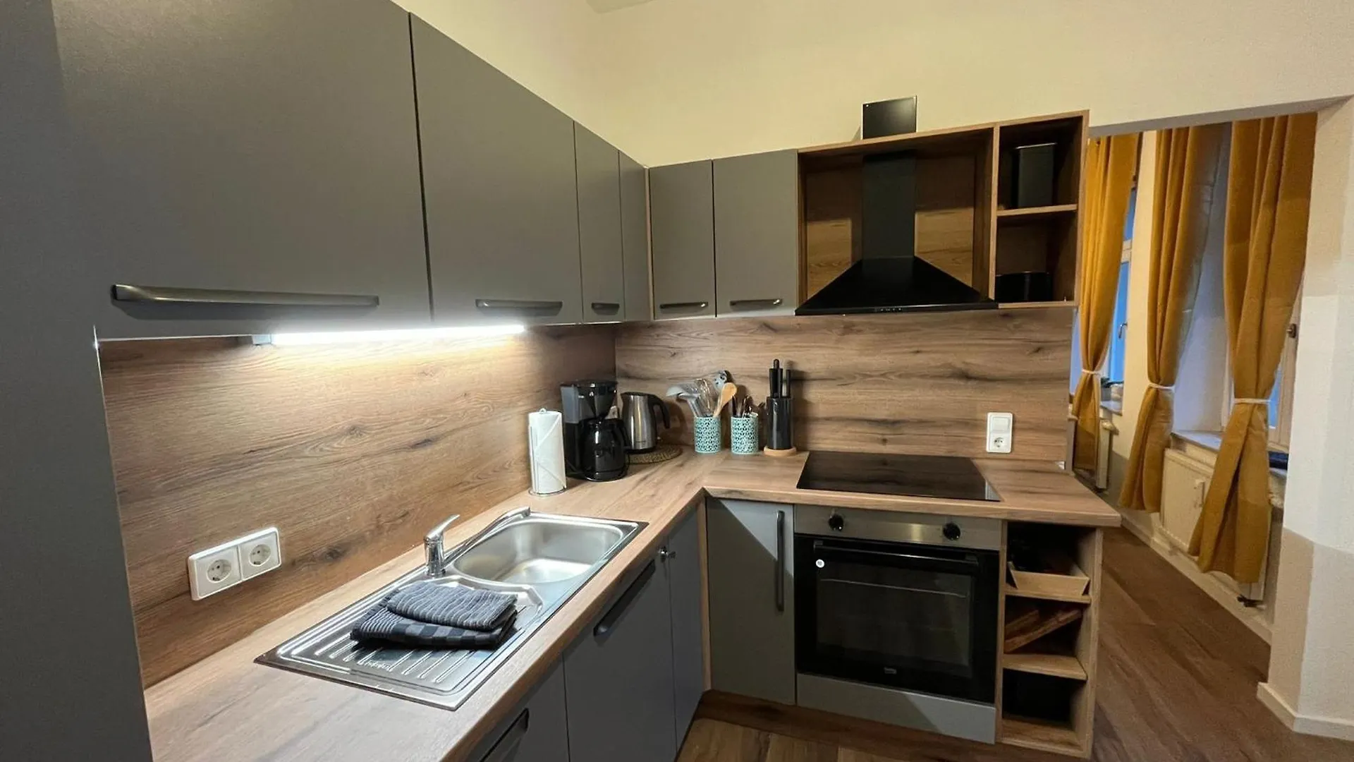 Wohnperle: Zentrumsnah*Ruhig*Familienbett*2 Sz Dresden 0*,